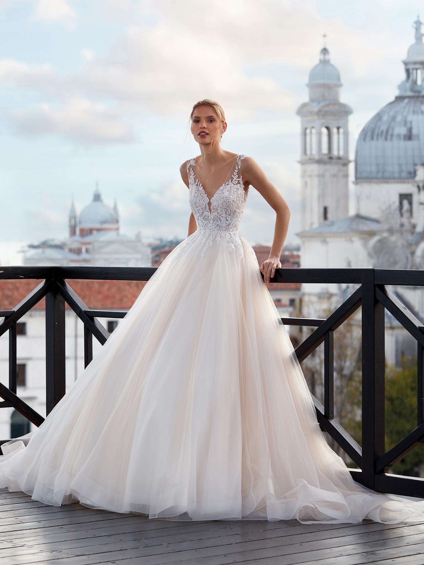 Last Minute wedding dresses Nicole Milano