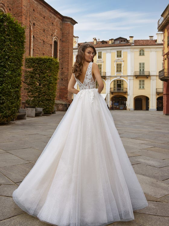Discover the New Capsule Collection dedicated to brides who dream