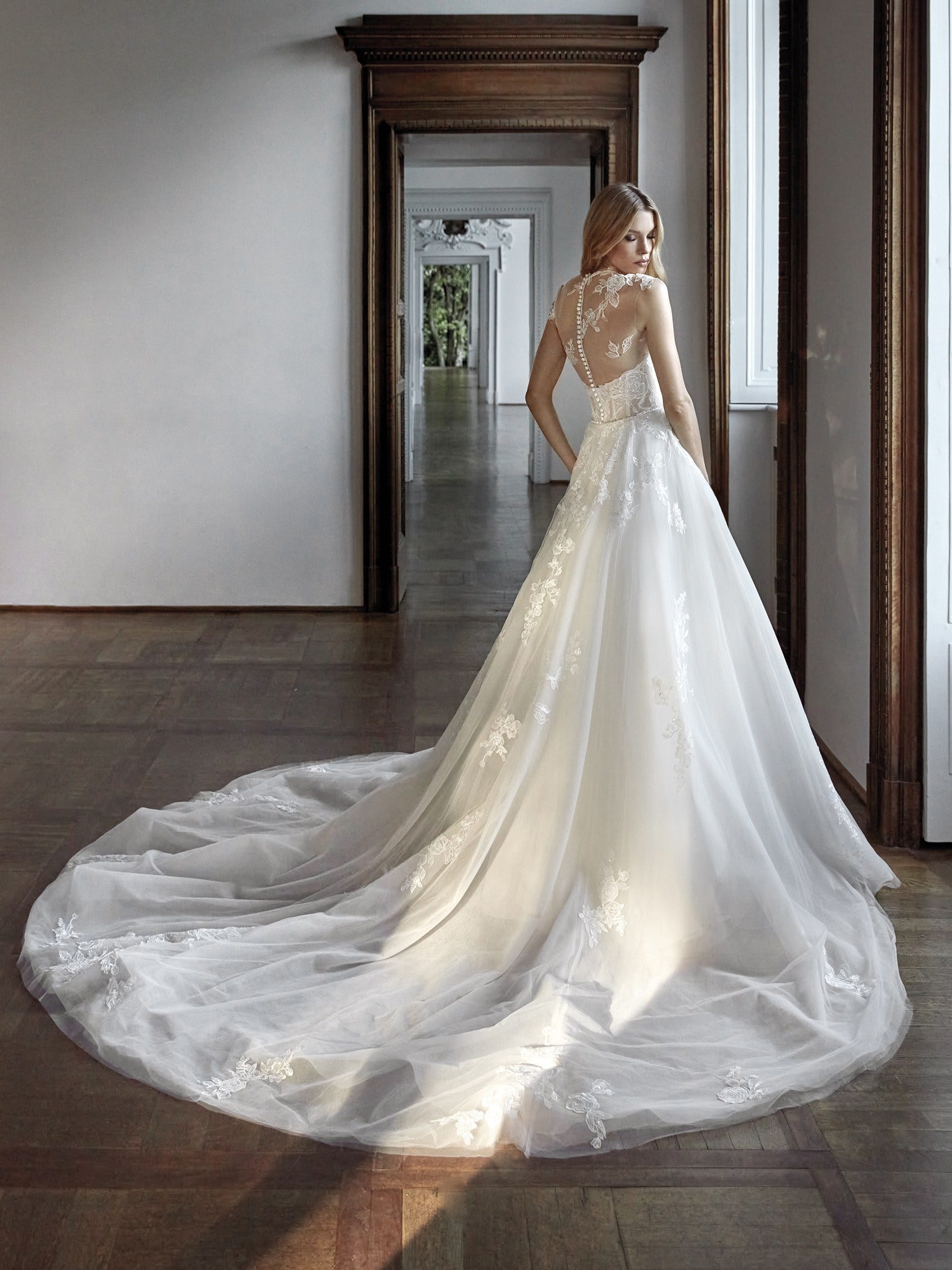 Robe de mariée online broderie anglaise