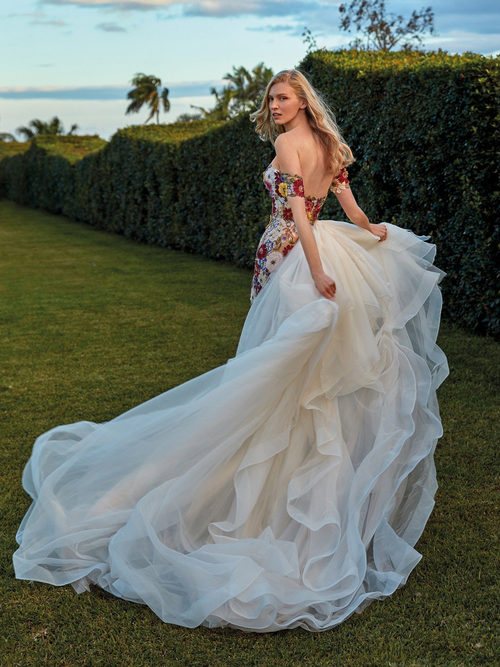 Vestidos de Novia de Colores Nicole Milano