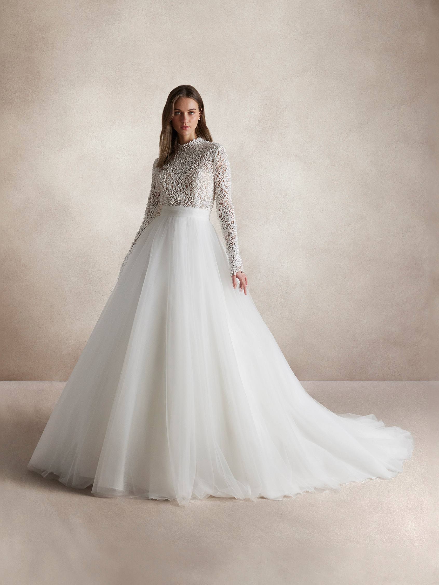 LOULIA | A-line wedding dress with turtleneck | Nicole Milano