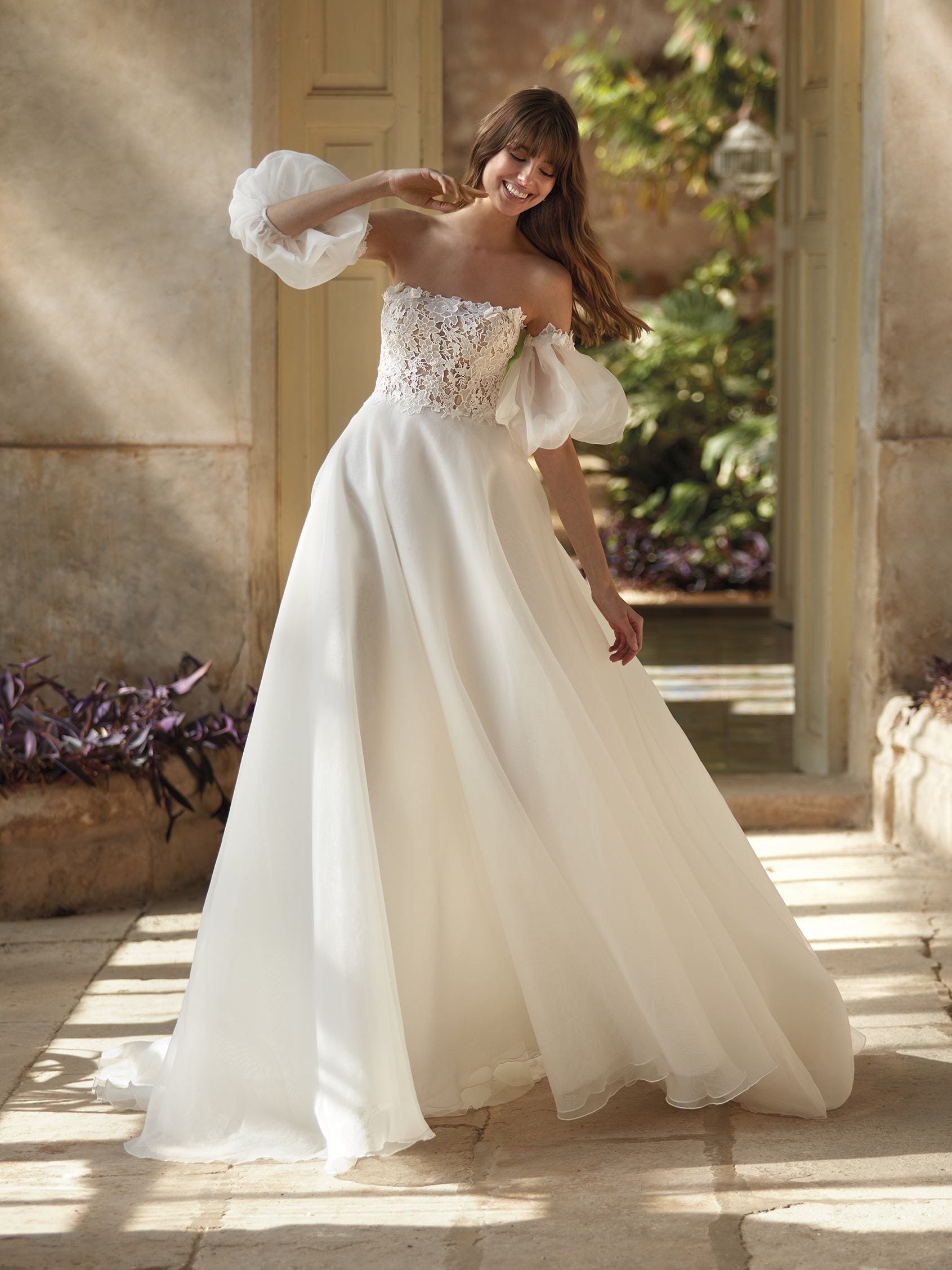 NASRIN Princess cut wedding dress Nicole Milano